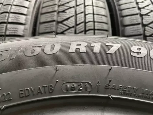 Anvelopa iarna 215/60 R17 Kumho WinterCraft WS71 SUV - imagine 3