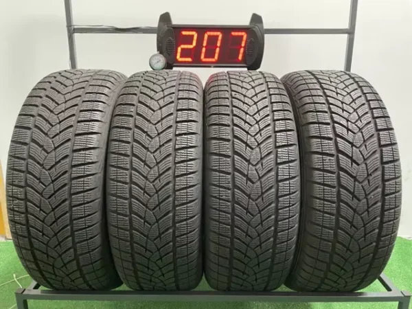 Anvelopa iarna 235/60 R17 Goodyear UltraGrip Performance SUV GEN 1