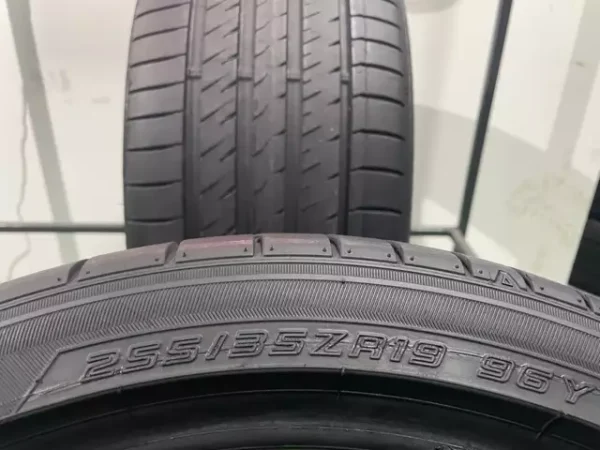 Anvelopa vara 255/35 ZR19 Sumitomo HTR Z5 - imagine 4