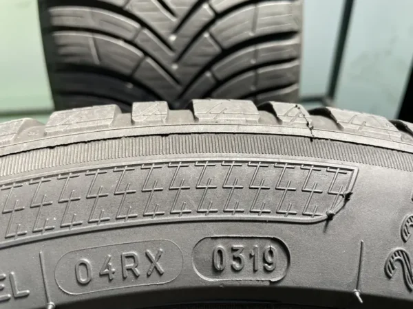 Anvelopa All Season 235/45 R18 Kleber Quadraxer 2 - imagine 3