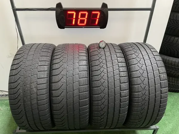 Anvelopa iarna 245/45 R18 Pirelli Pzero Winter