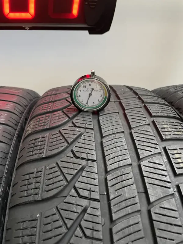 Anvelopa iarna 245/45 R18 Pirelli Pzero Winter - imagine 2