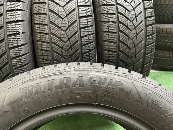 Anvelopa iarna 215/60 R17 Goodyear Ultra Grip Performance SUV - imagine 4