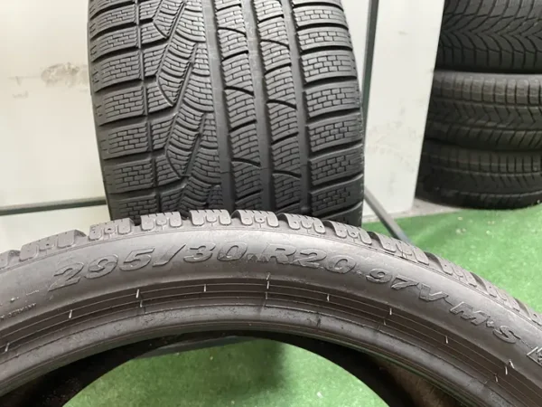 Anvelopa iarna 295/30 R20 Pirelli Sottozero - imagine 3