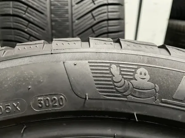 Anvelopa iarna 305/35 R21 Michelin Pilot Alpin 5 SUV NO - imagine 4