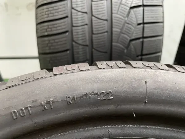 Anvelopa iarna 295/30 R19 Pirelli Sottozero Winter 240 - imagine 3
