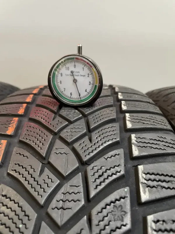 Anvelopa iarna 205/50/17 Goodyear Ultra Grip Performance - imagine 2