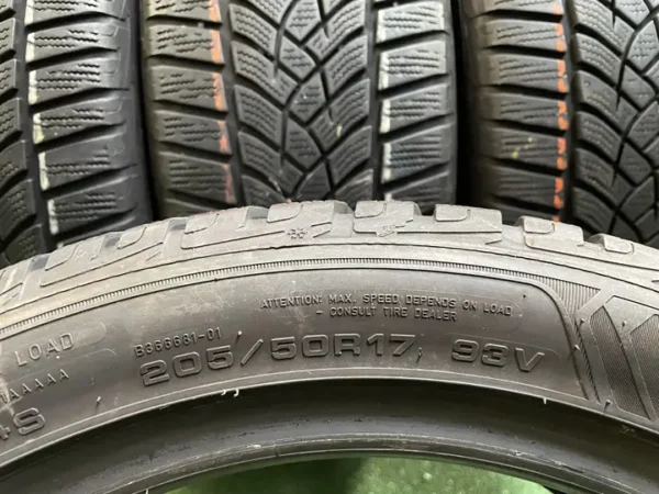 Anvelopa iarna 205/50/17 Goodyear Ultra Grip Performance - imagine 3