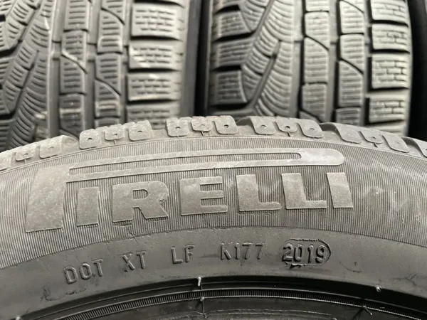 Anvelopa iarna 235/50 R19 Pirelli Sottozero Winter 210