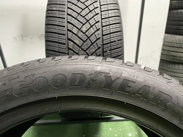 Anvelopa iarna 285/40 R20 Goodyear Ultra Grip - imagine 6