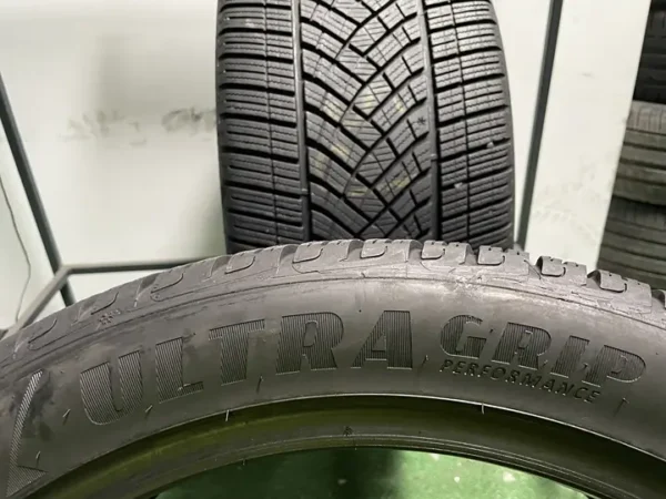 Anvelopa iarna 285/40 R20 Goodyear Ultra Grip - imagine 4