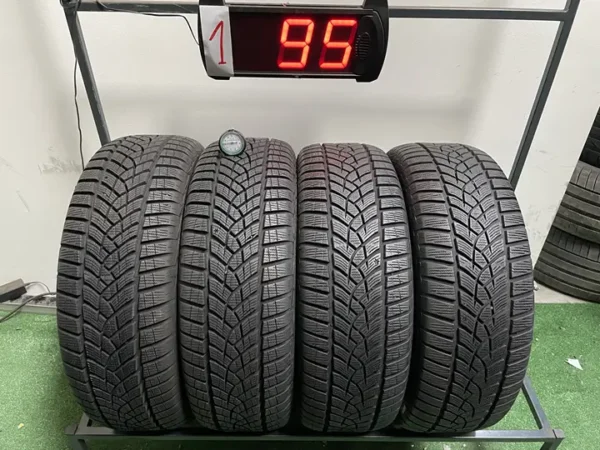 Anvelopa iarna 215/60 R16 Goodyear UltraGrip Performance +