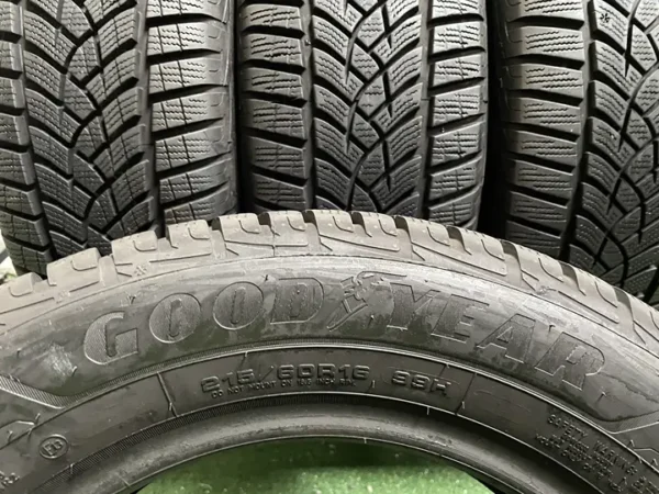 Anvelopa iarna 215/60 R16 Goodyear UltraGrip Performance + - imagine 6