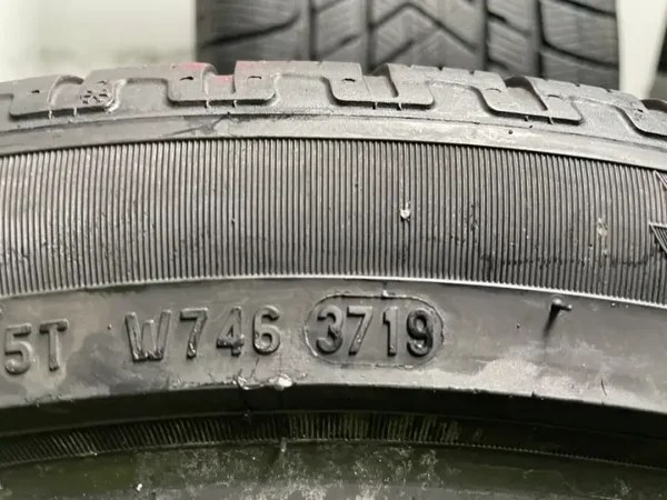 Anvelope iarna 275/40 R21, 305/35 R21 Pirelli Scorpion Winter