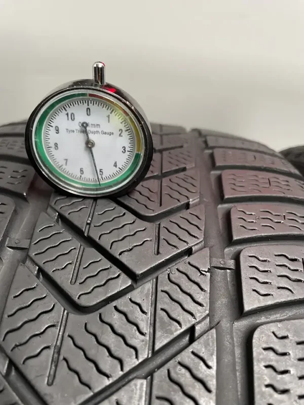 Anvelopa iarna 235/40 R19 Pirelli Sottozero 3 - imagine 2