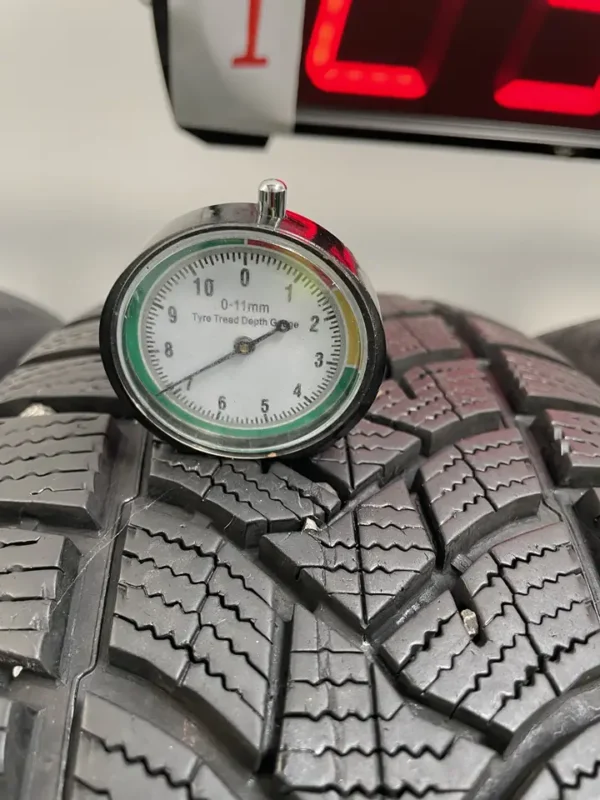 Anvelopa iarna 215/65 R17 Dunlop Winter Sport 5 SUV - imagine 2