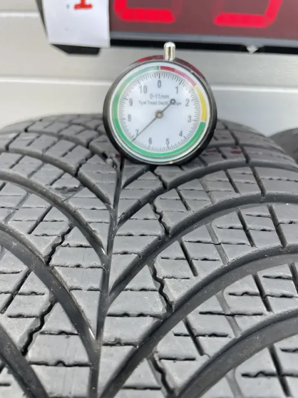 Anvelopa All Season 235/45 R20 Goodyear Vector 4 Seasons - imagine 2