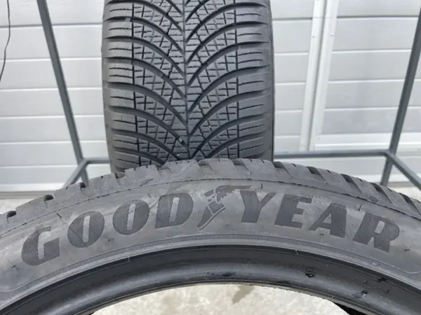 Anvelopa All Season 235/45 R20 Goodyear Vector 4 Seasons - imagine 5