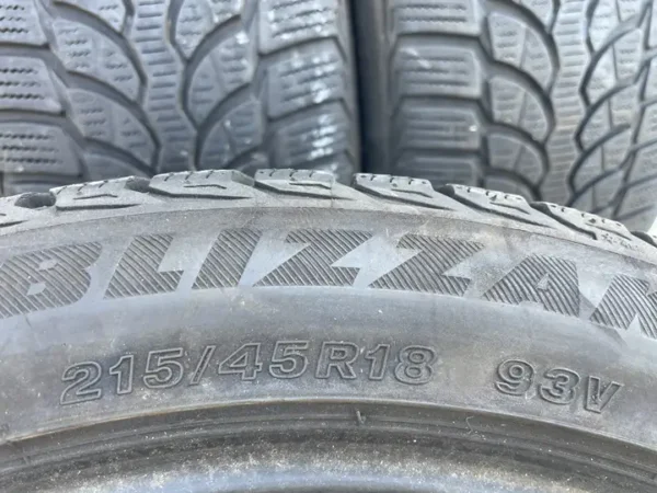 Anvelopa iarna 215/45 R17 Bridgestone Blizzak LM32