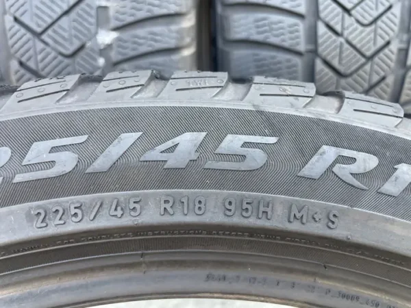 Anvelopa iarna 225/45 R18 - 255/40 R18 Pirelli Sottozero 3 RSC - imagine 5