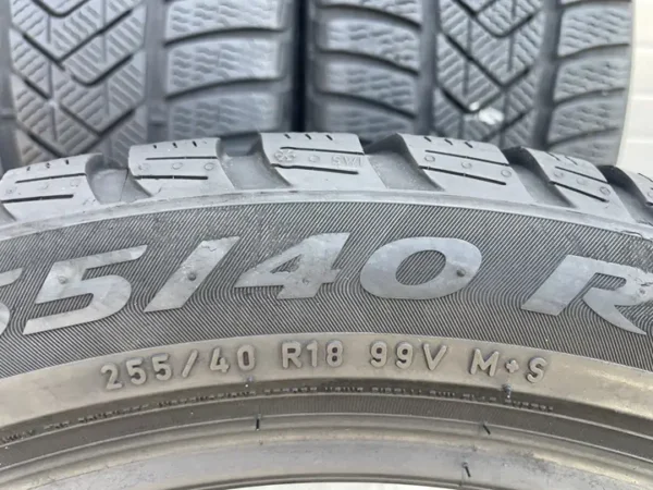 Anvelopa iarna 225/45 R18 - 255/40 R18 Pirelli Sottozero 3 RSC