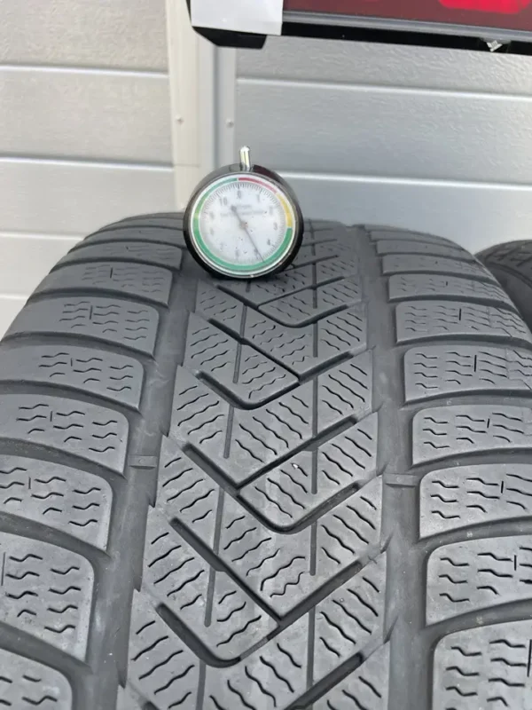 Anvelopa iarna 275/35 R19 Pirelli Sottozero 3 RSC - imagine 2