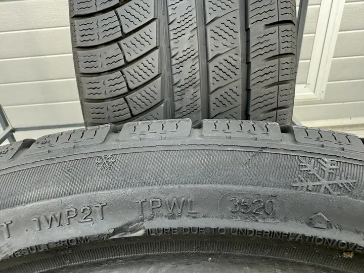 Anvelopa iarna 275/35 R20 Davanti Wintoura