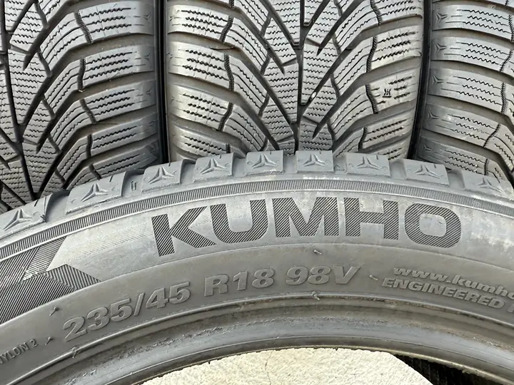 Anvelopa iarna 235/45 R18 - 245/45 R18 Kumho Winter Craft WP52 - imagine 6