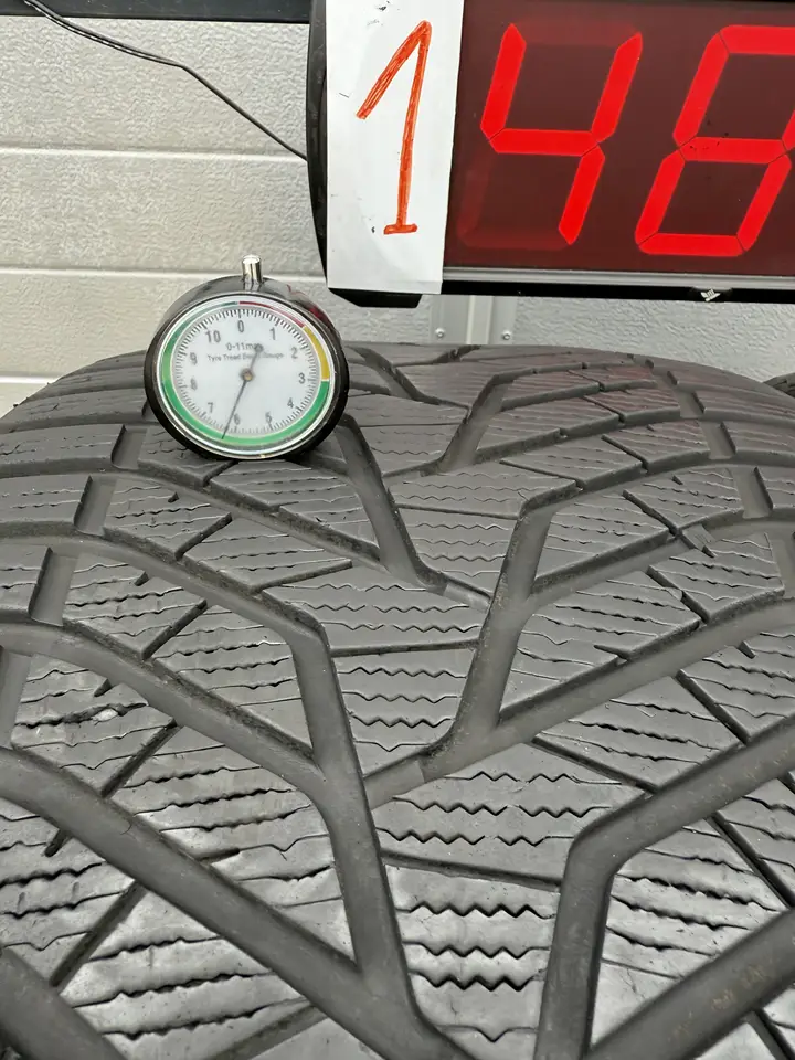 Anvelopa iarna 315/35 R21 Yokohama Blu Earth Winter V905 - imagine 2