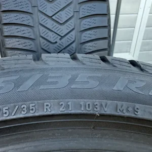 Anvelopa iarna 275/35 R21 Pirelli Sottozero 3