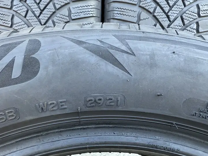 Anvelopa iarna 235/55 R17 Bridgetone Blizzak LM005